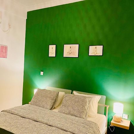 Antinoros Inn, Stylish Apartment,3' To Metro เอเธนส์ ภายนอก รูปภาพ