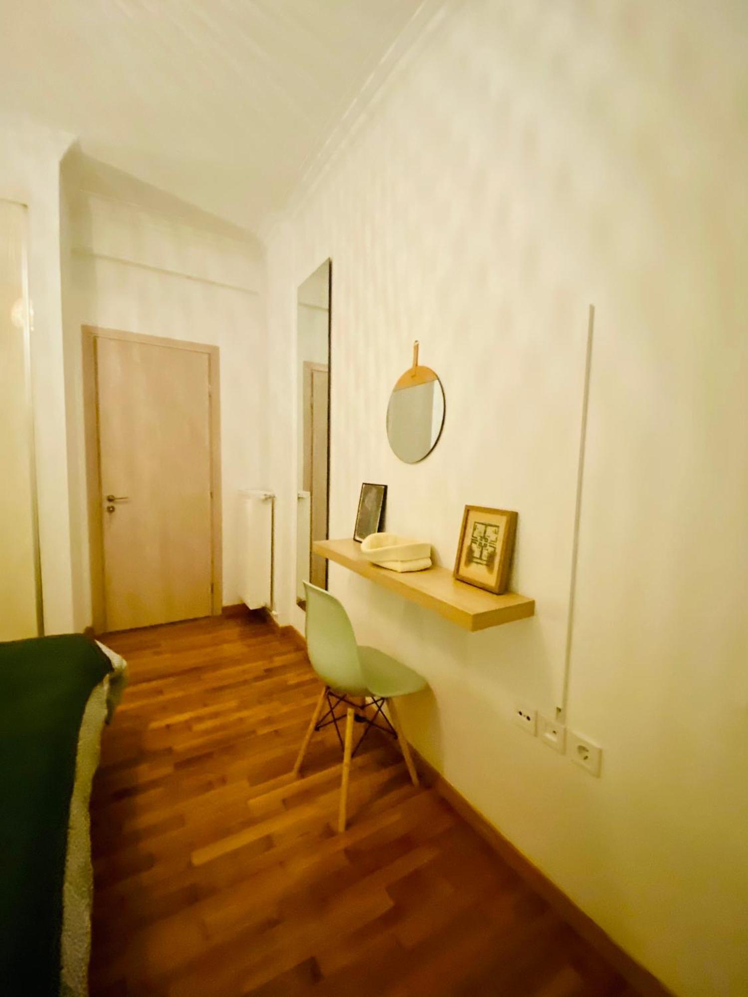 Antinoros Inn, Stylish Apartment,3' To Metro เอเธนส์ ภายนอก รูปภาพ