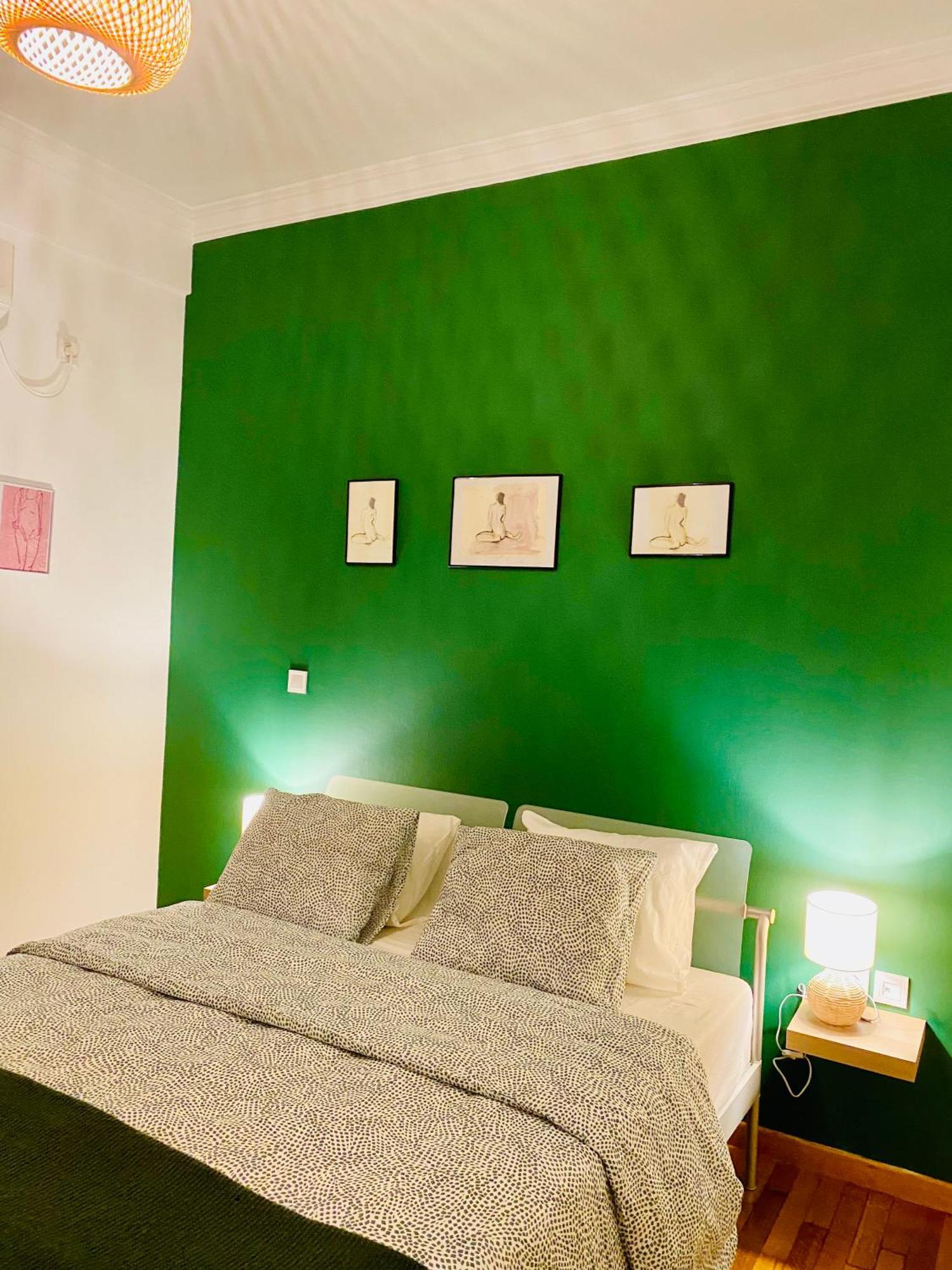 Antinoros Inn, Stylish Apartment,3' To Metro เอเธนส์ ภายนอก รูปภาพ