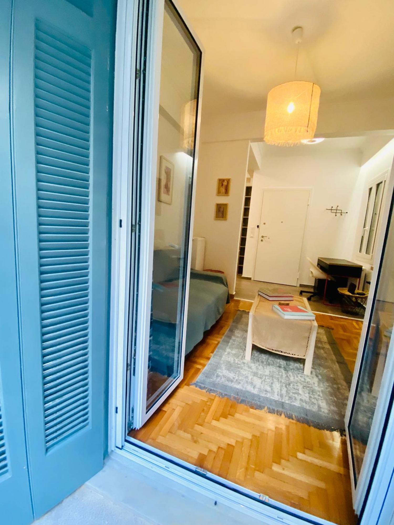 Antinoros Inn, Stylish Apartment,3' To Metro เอเธนส์ ภายนอก รูปภาพ