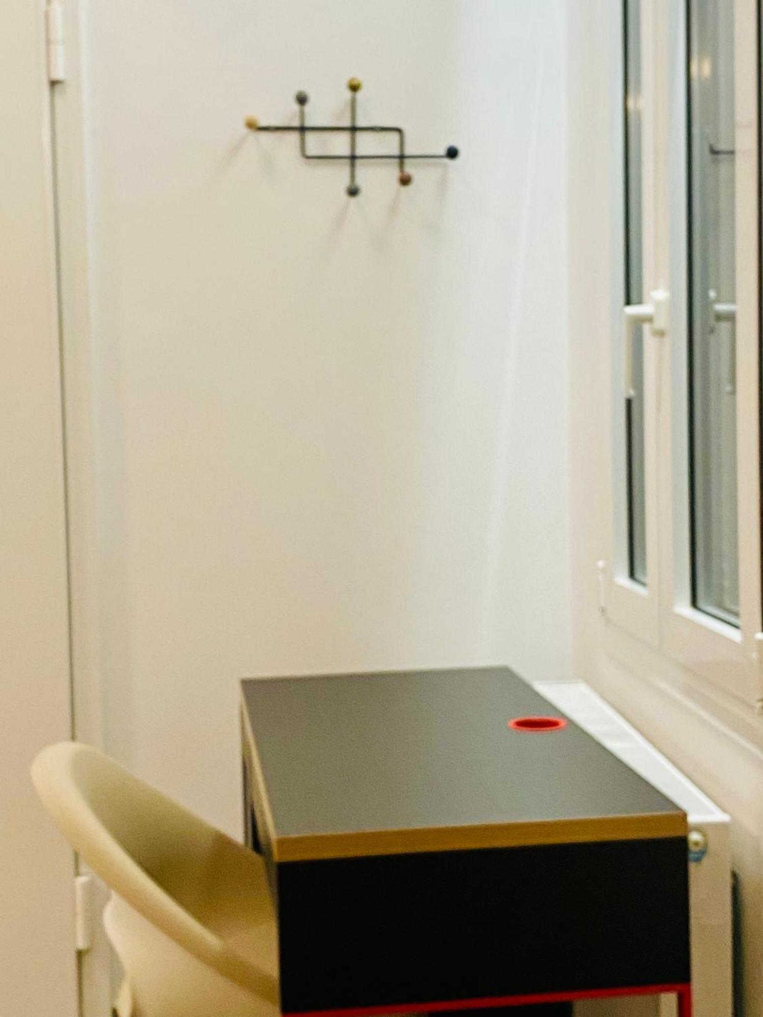 Antinoros Inn, Stylish Apartment,3' To Metro เอเธนส์ ภายนอก รูปภาพ