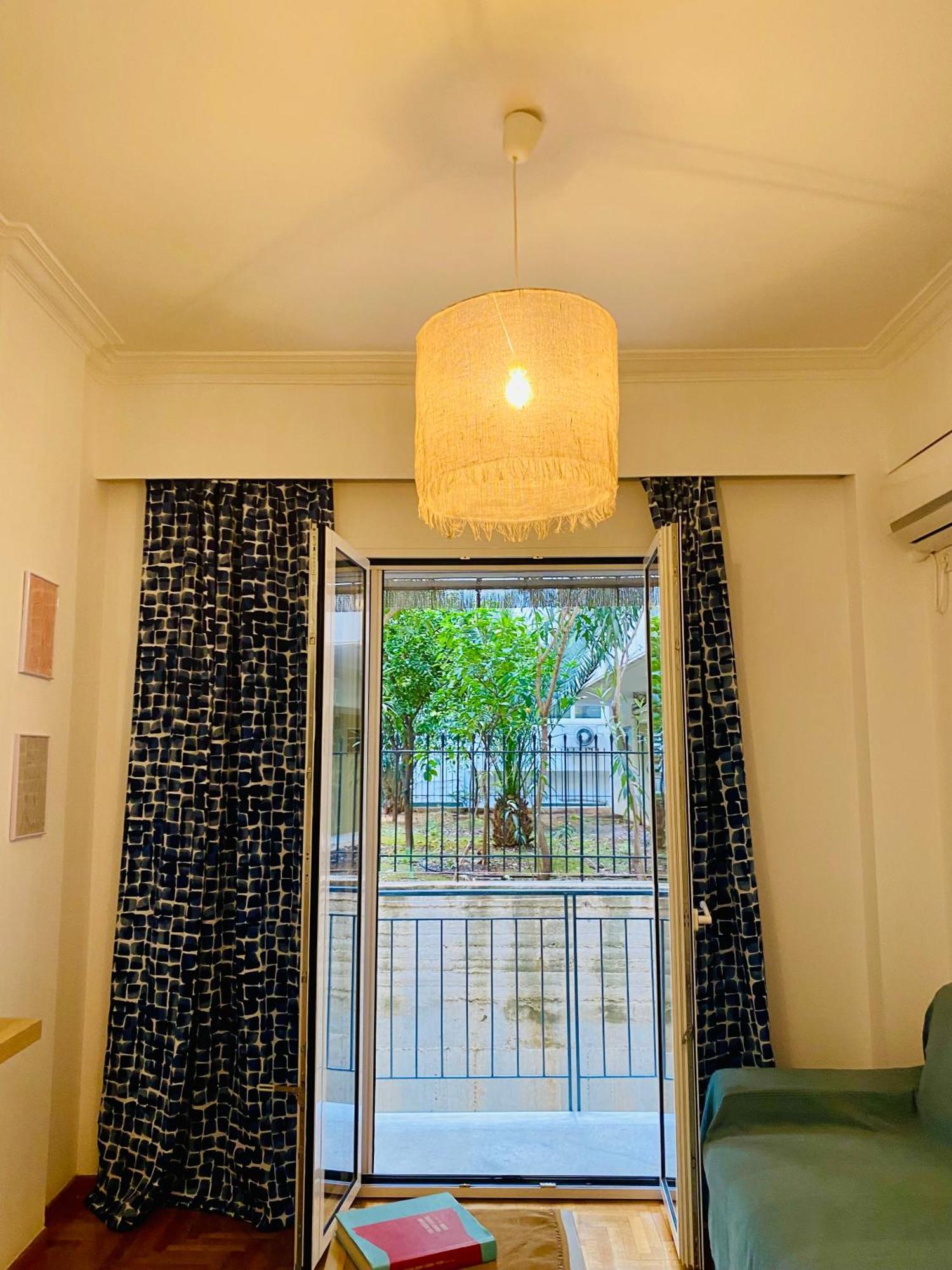 Antinoros Inn, Stylish Apartment,3' To Metro เอเธนส์ ภายนอก รูปภาพ
